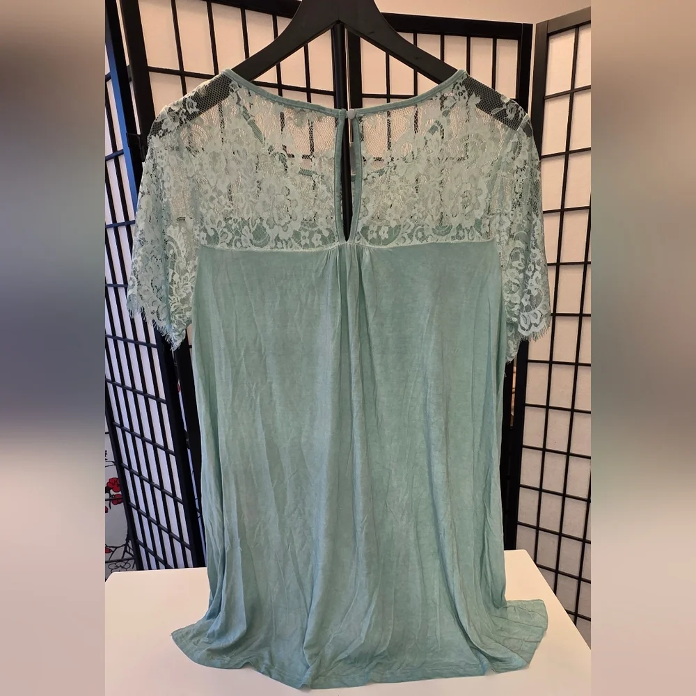 NWOT ANDREE BY UNIT Women's Aqua Lace Trim Top ~ Size Large - Picture 2 of 8